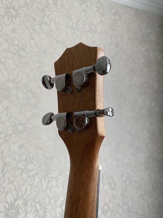 Продам укулеле!!