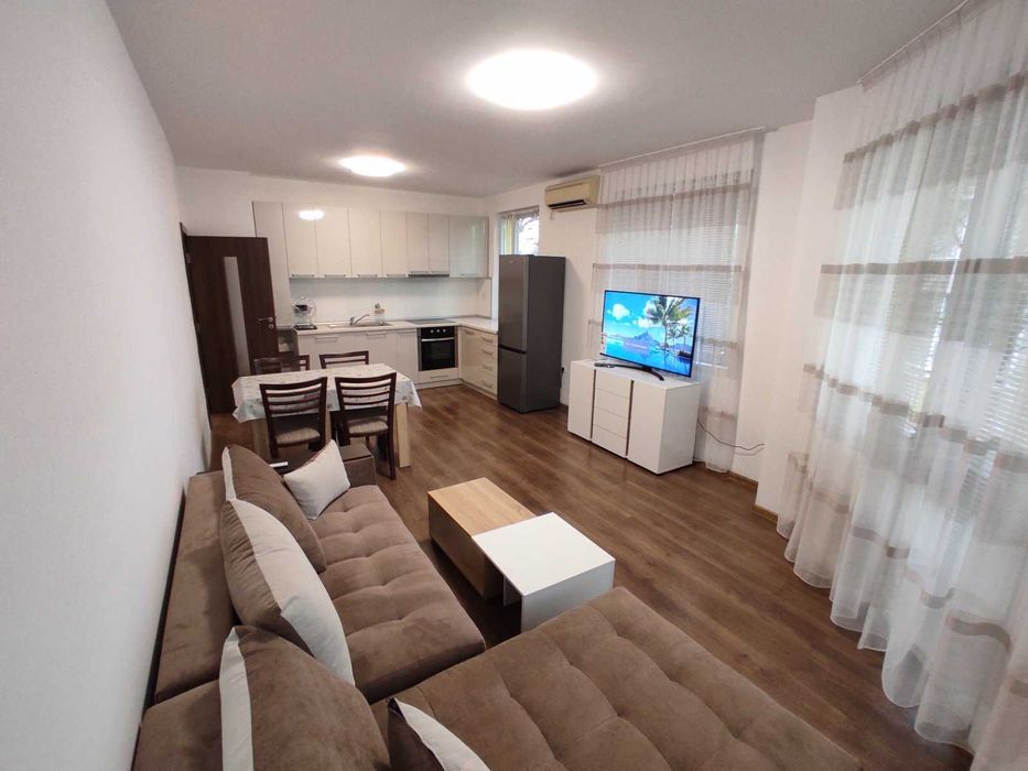 Дава се под наем Двустаен апартамент в Пловдив, Въстанически - 75 кв.м за 459 € - Снимка #2