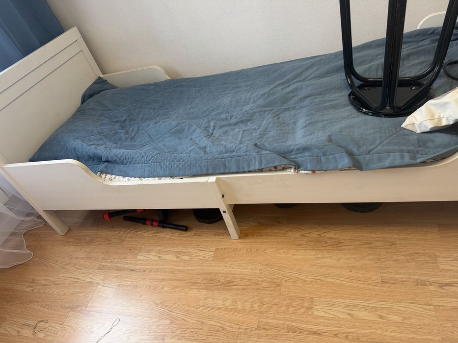 Продам три растущие кровати Икеа.