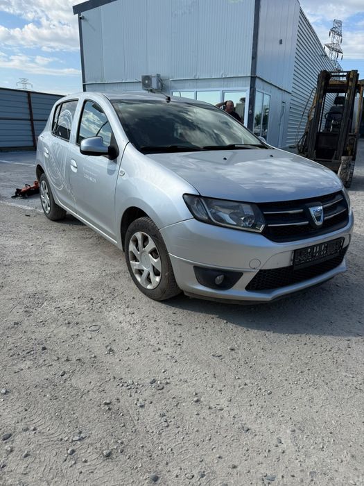 Dezmembrez Dacia Sandero 1.2i 1.5dci