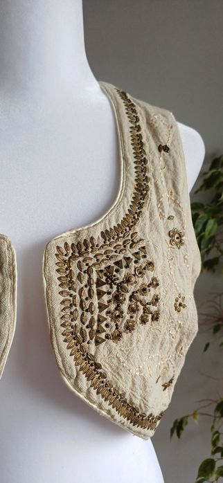 Vestă vintage 100% bumbac cu aplicații metalice