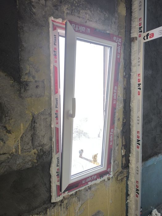 Ustanofka rom- eshik