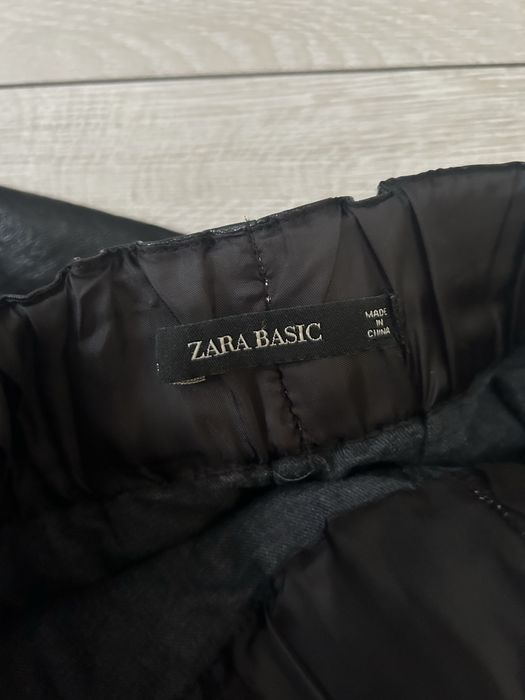 Къса пола на Zara Basic