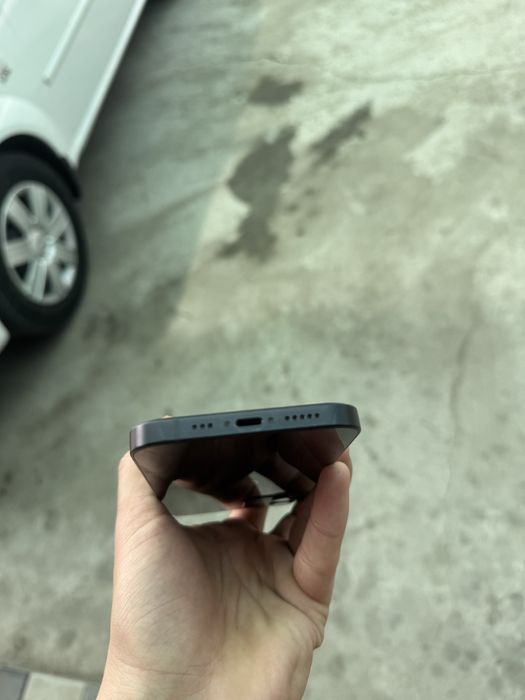 Айфон 12 64тали.