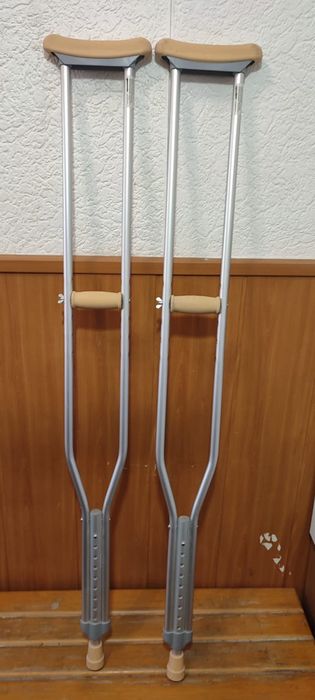 Продам костыли .