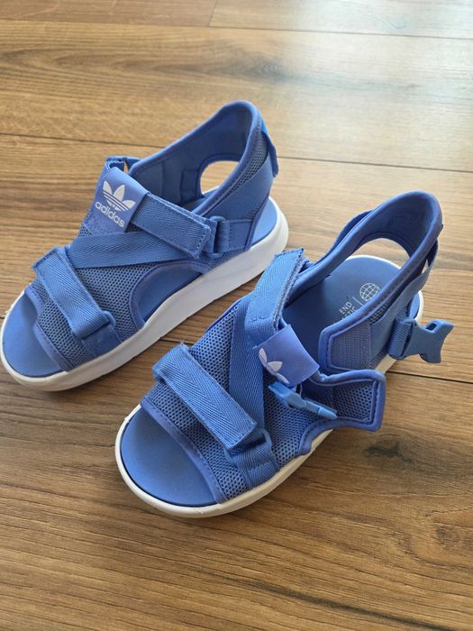 Сандали Adidas за момче 34 номер