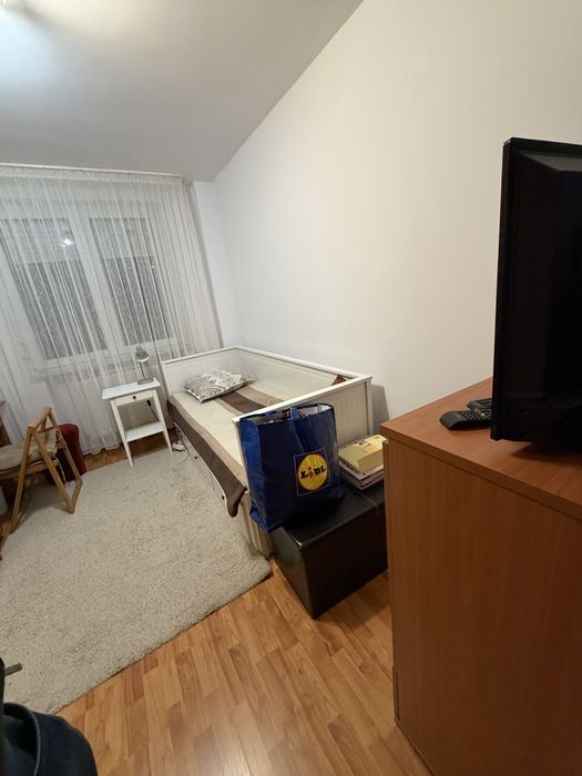 Inchiriez apartament 3 camere Piatra Neamt
