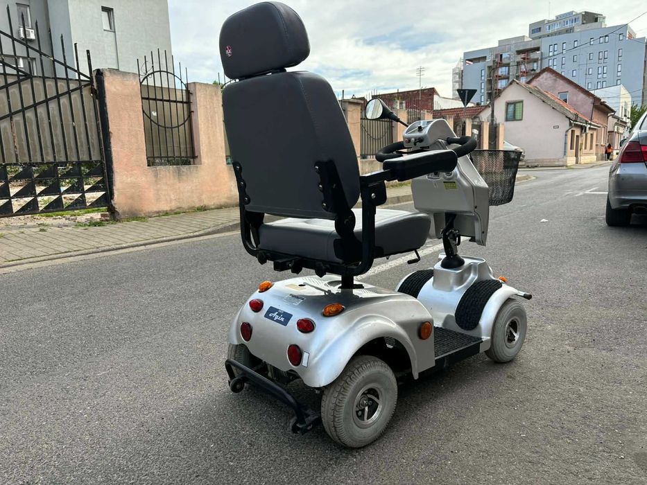 vand scuter electric pt persoane in varsta sau cu dezabilitati