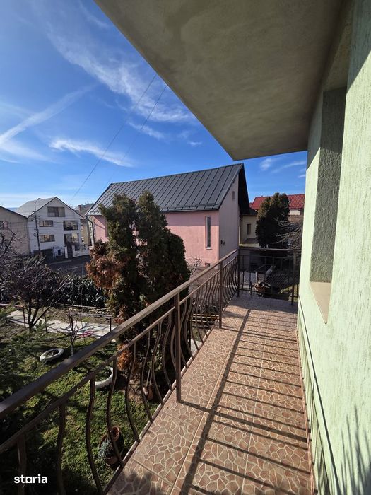 Inchiriez apartament 3 camere Dambul Rotund