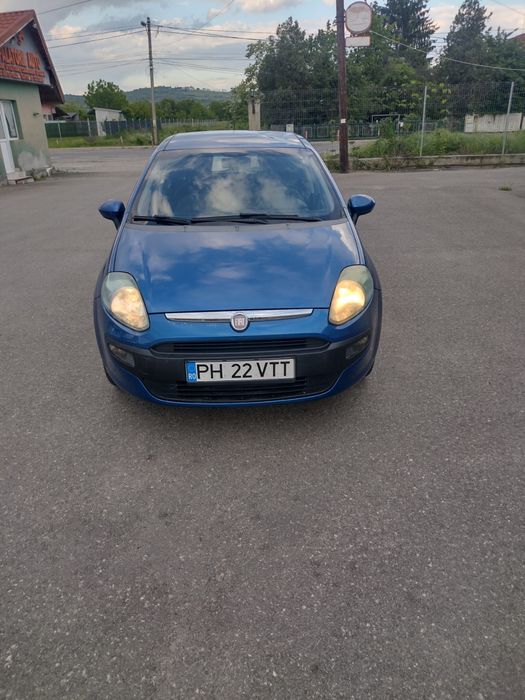 Vand  Fiat Punto Evo an 2010motor 1.3 diesel ,proprietar in acte,192.000 km,FARA RUGINA!!tel contact 0732988727