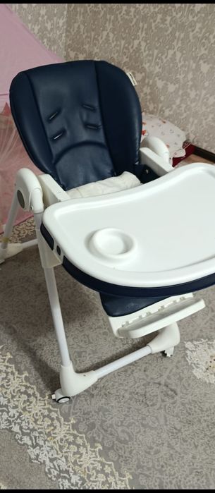 Стол для кормление