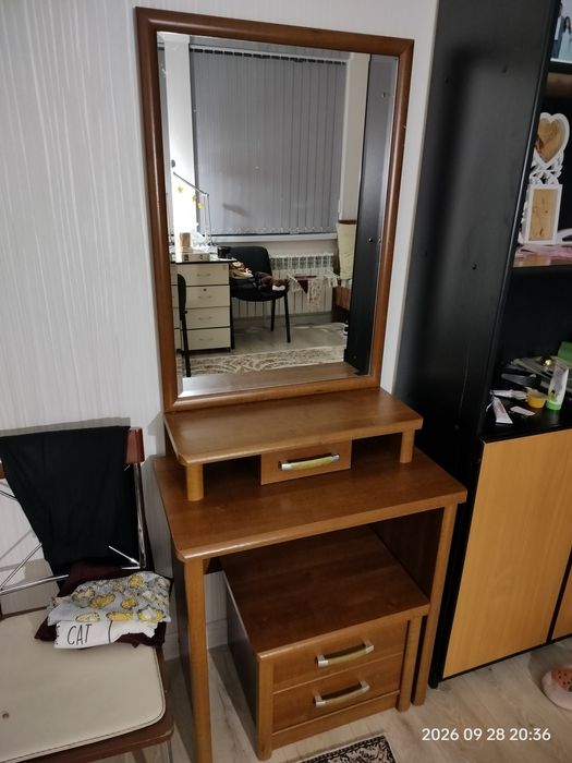 Продам шкаф трюмо кровати