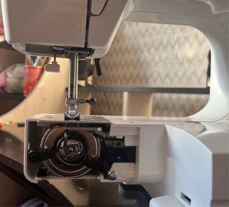 Продается швейная машина