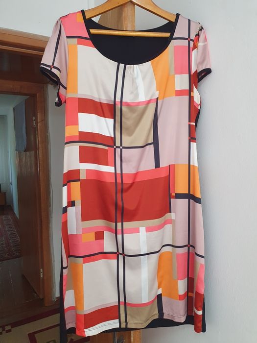 Продам женскую одежду