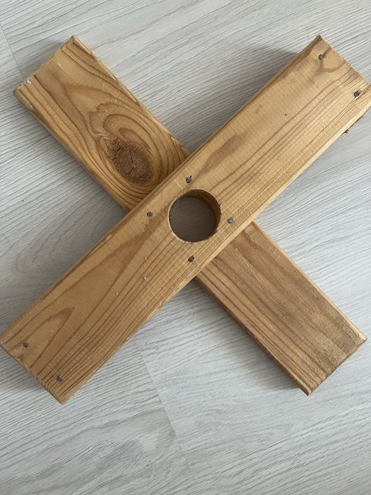 Продам подставку для елку.