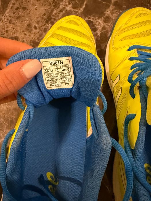 Маратонки asics 46 номер