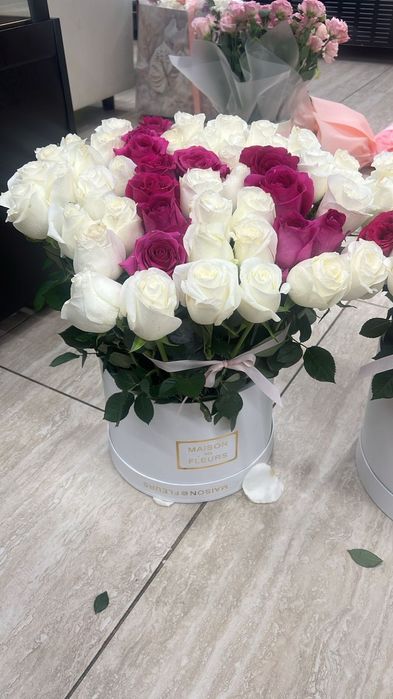 Цветы,буквы инициалы ,51 роза