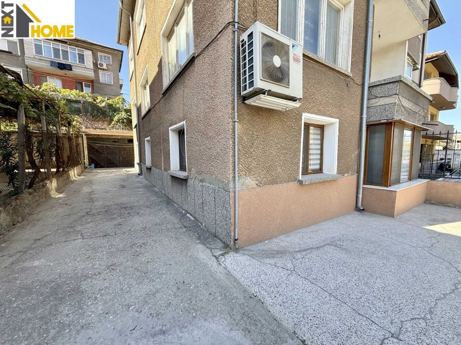 Напълно обзаведен тристаен апартамент след ремонт