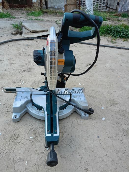 Торцовочная пила Alteco 2200MS