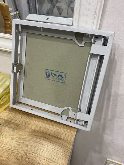 Продам универсальный люк Univeil