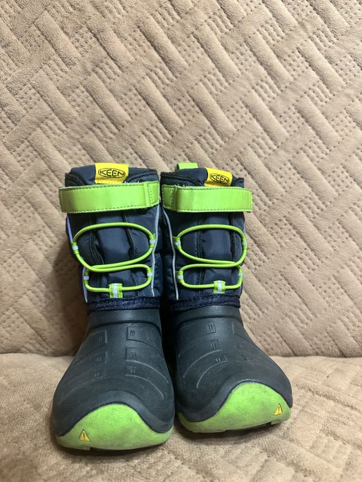 Продам детские сапоги