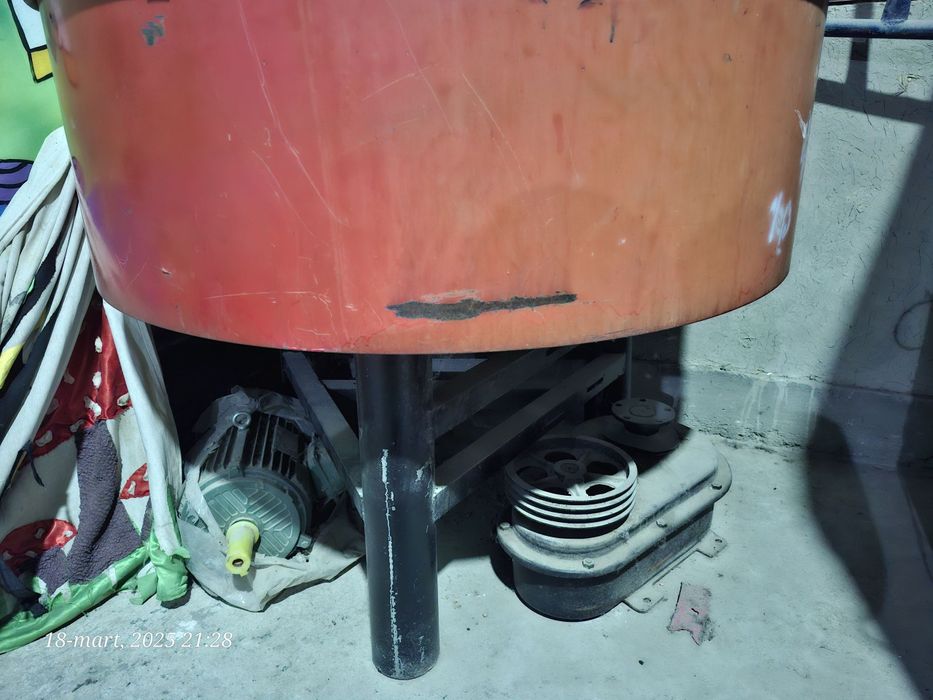 Shlakablok ishlab chiqaradigan aparat komplekt ishlatilmagan.