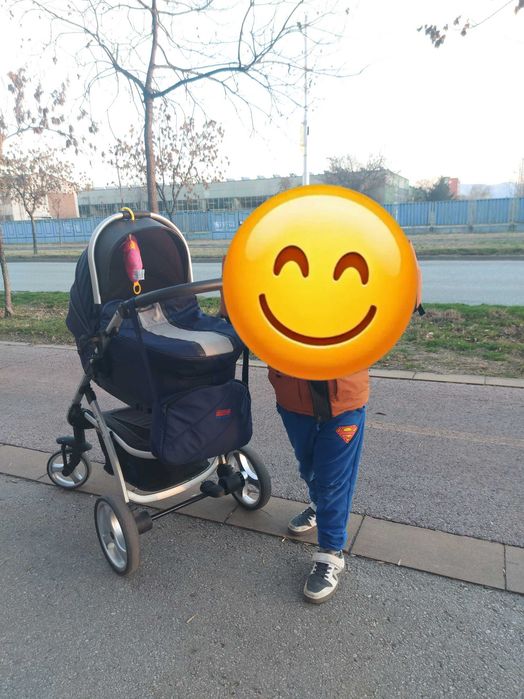 Продавам бебешка количка!