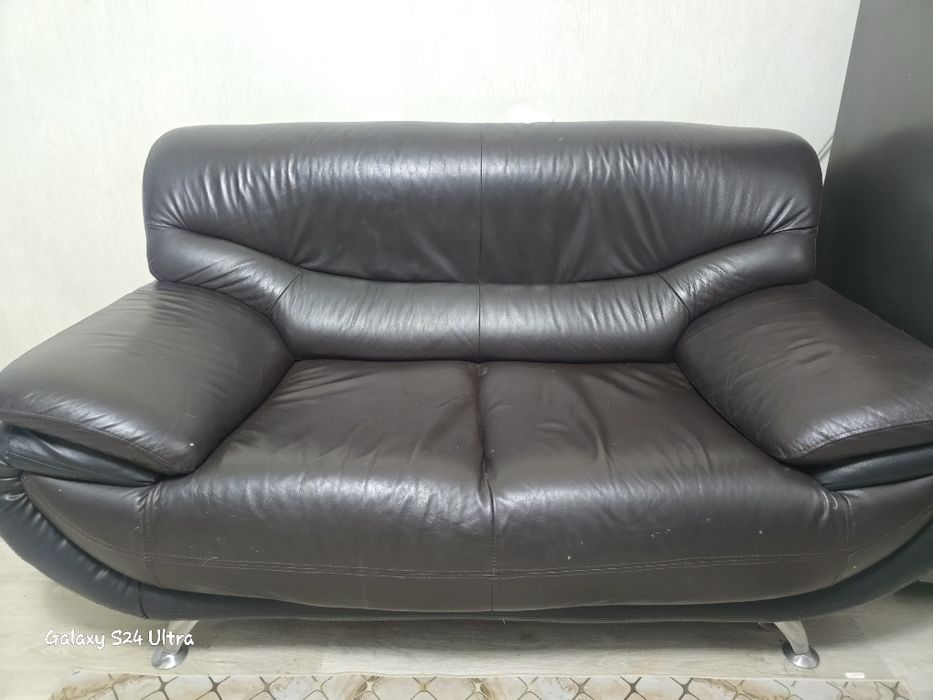 Продам кресло кожаное и диван