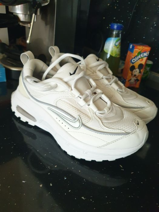 Дамски  маратонки Nike нови