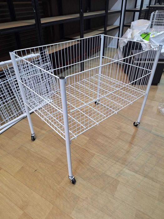 кош за търговски помещения с колела