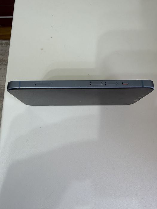 Iphone 14 albastru