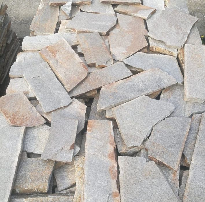 Vând Piatră sau Montez