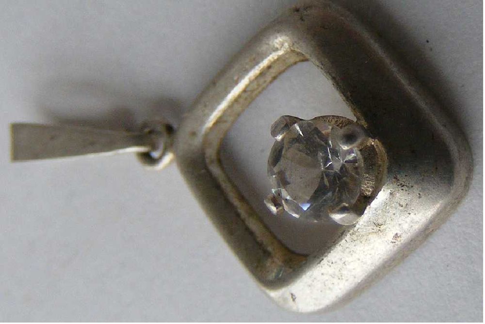 Medalion pandantiv vechi din argint cu piatra (5)