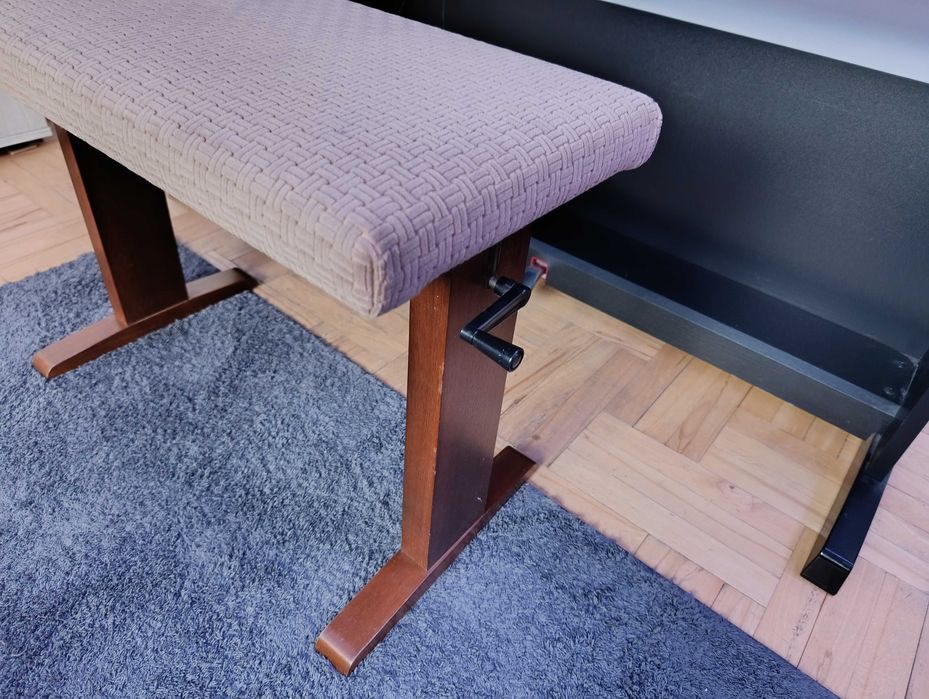 Продавам пиано Yamaha ARIUS YPD-145B