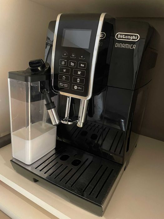 Vând aparat cafea De`Longhi Dinamica, stare bună