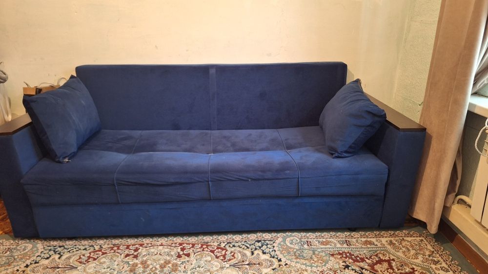 Диван сатылады. 1жыл қолданылған. Бағасы  45000тг