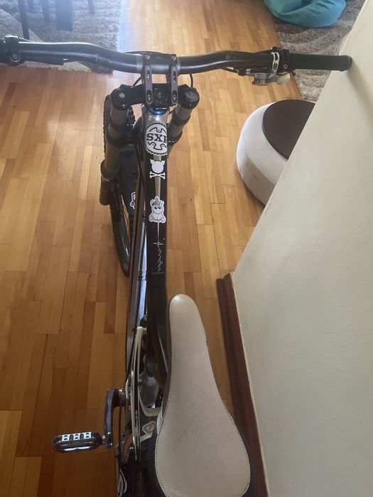 Bicicleta downhill TREK