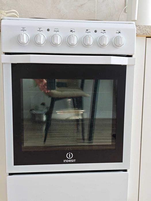 Электрическая плита Indesit
