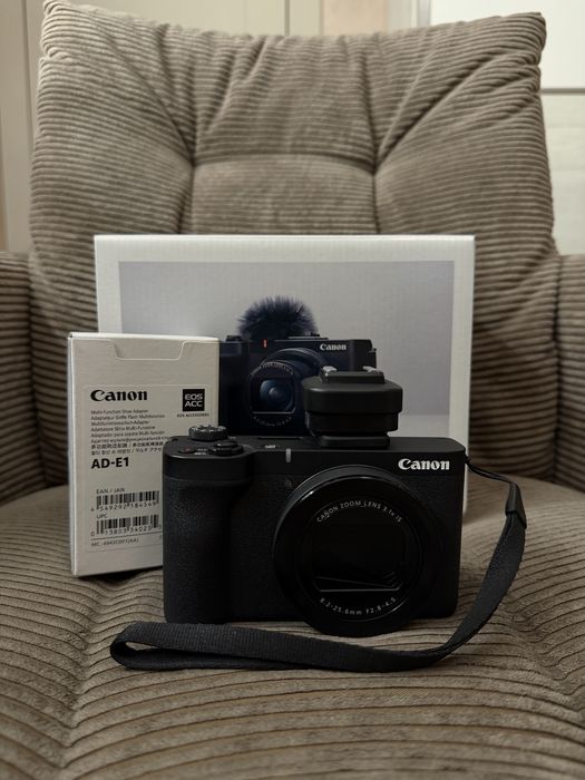 Canon PowerShot V1 Premium Vlogger Kit + AD-E1