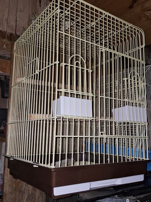 Vand colivie , voliera, cusca pentru pasari  papagali