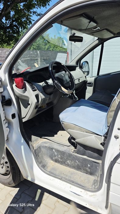 Renaul trafic(opel vivaro) mixt 5 locuri plus marfa