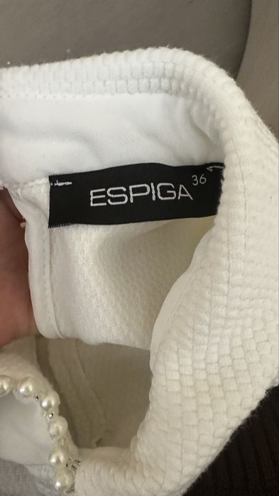 Белое мини платье