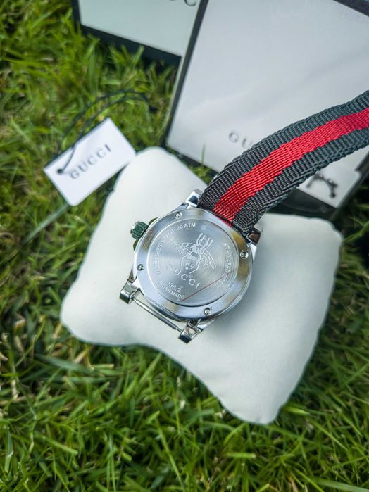 Часовник Gucci Dive 40mm