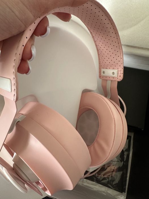 Нови слушалки Cougar Phontum S Pink
