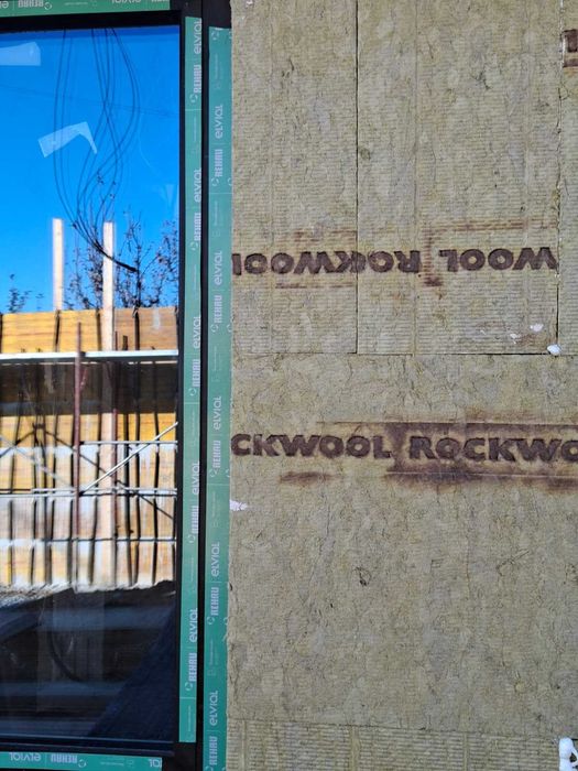 Vată bazaltică pentru termosistem – Rockwool Frontrock Max Plus