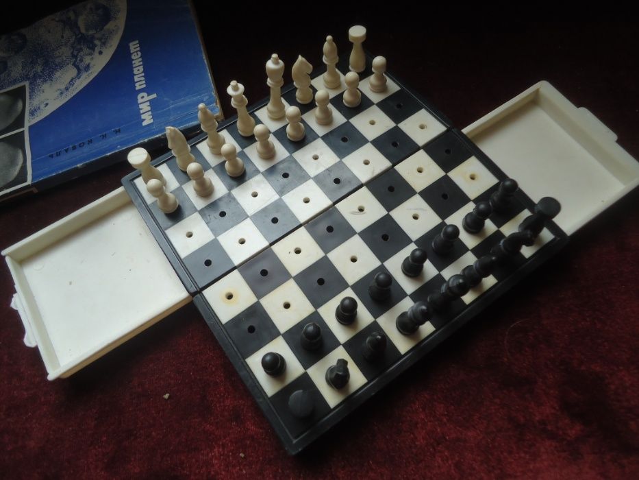 Шахматы СССР компактные - 20 см - складываются для путешественников