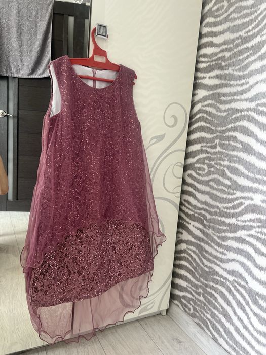 Продам платье нарядное