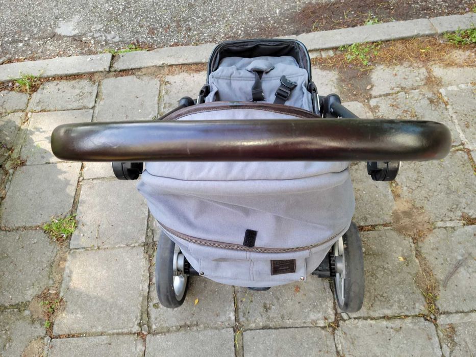 Mutsy Evo - в добро състояние.
Бебешка количка