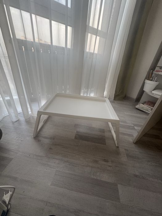 Столик-поднос Ikea.