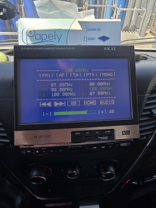 Casetofon Auto cu Touchscreen, Bluetooth, DVD și GPS